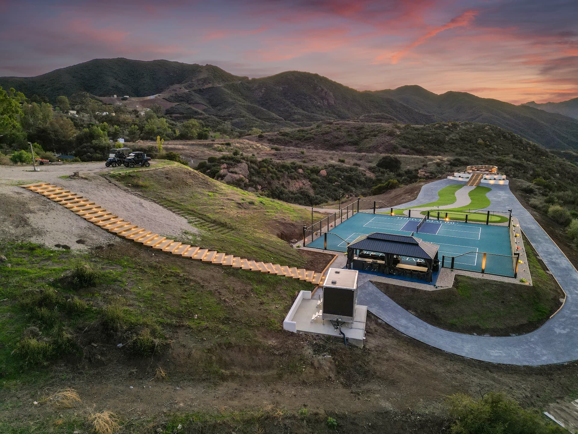 Thrive Malibu — The Grounds